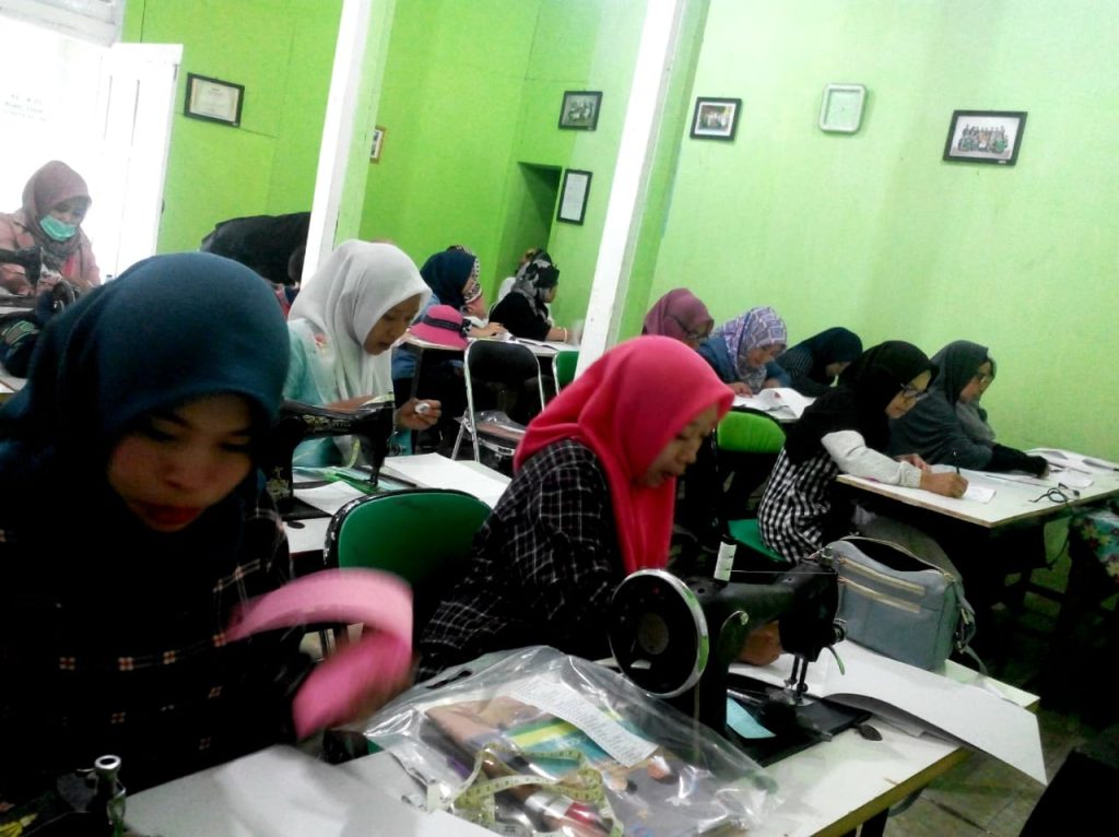 dokumentasi-kursusmenjahit-ruangelmu-kebumen